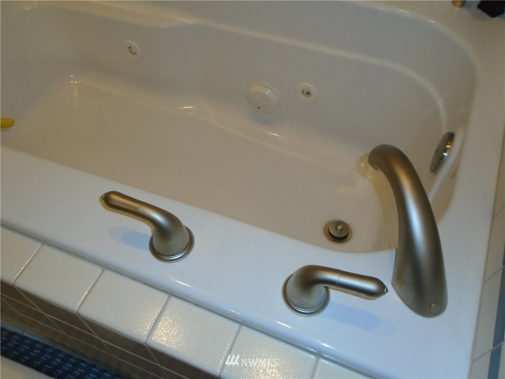 3909 Ruston Way Bellingham, WA 98226 - Photo 14 of 25 Gallery Image 14