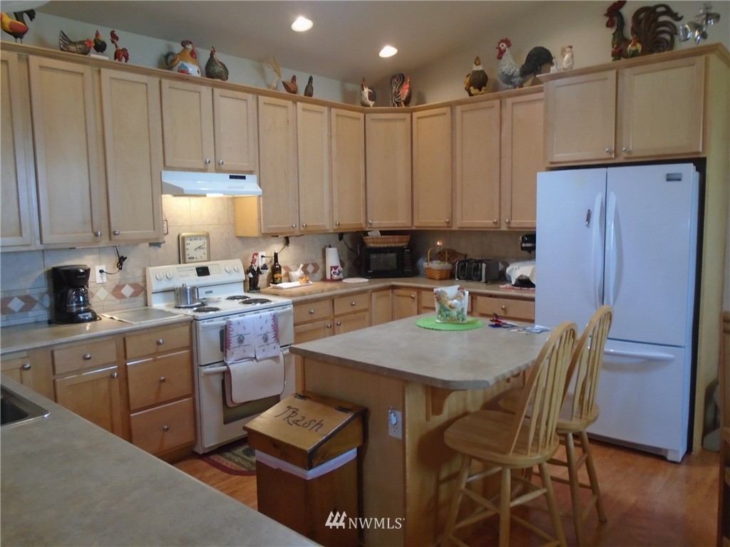 3909 Ruston Way Bellingham, WA 98226 - Photo 8 of 25 Gallery Image 8