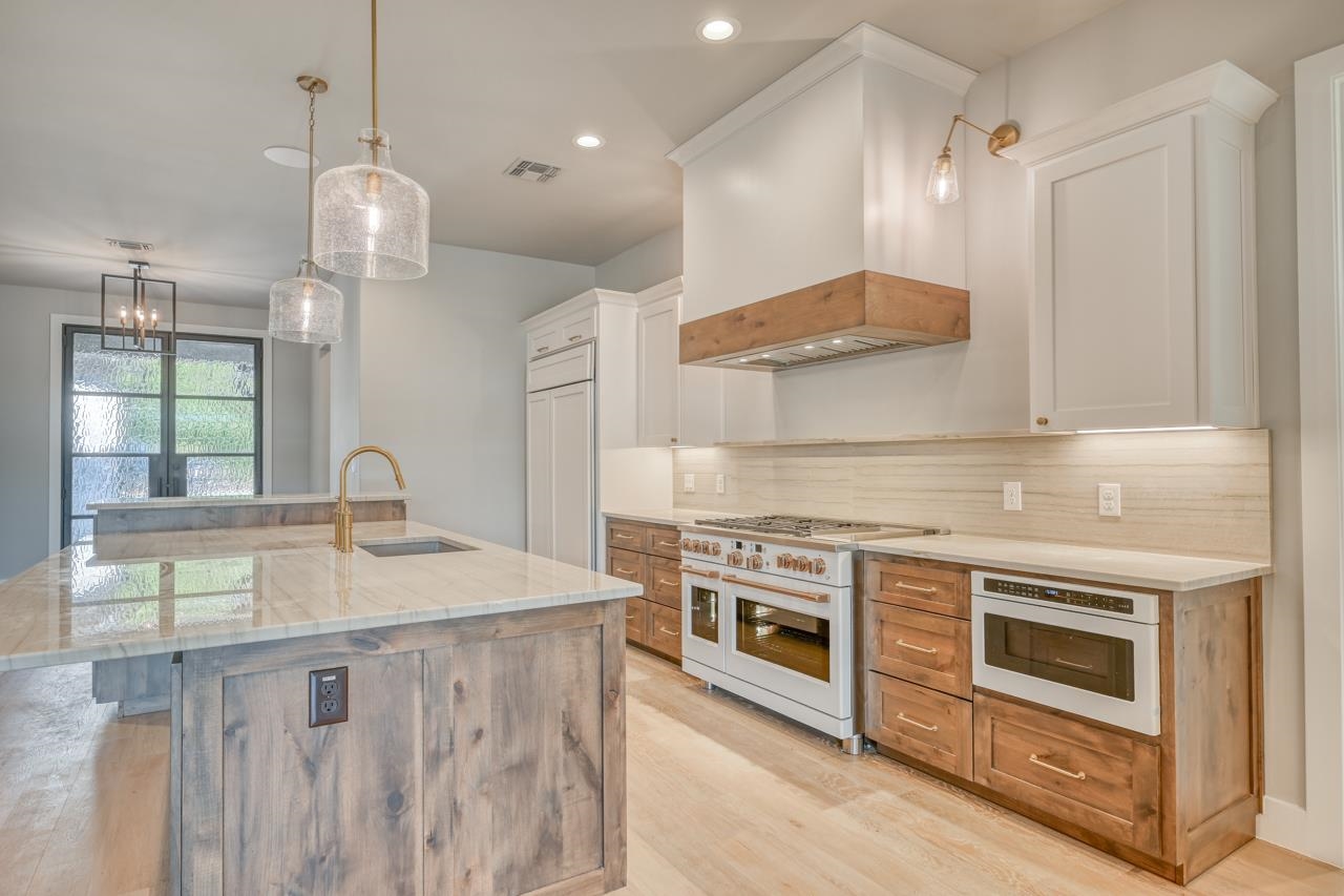 116 Los Escondidos Road Marble Falls, TX 78654 - Photo 9 of 28