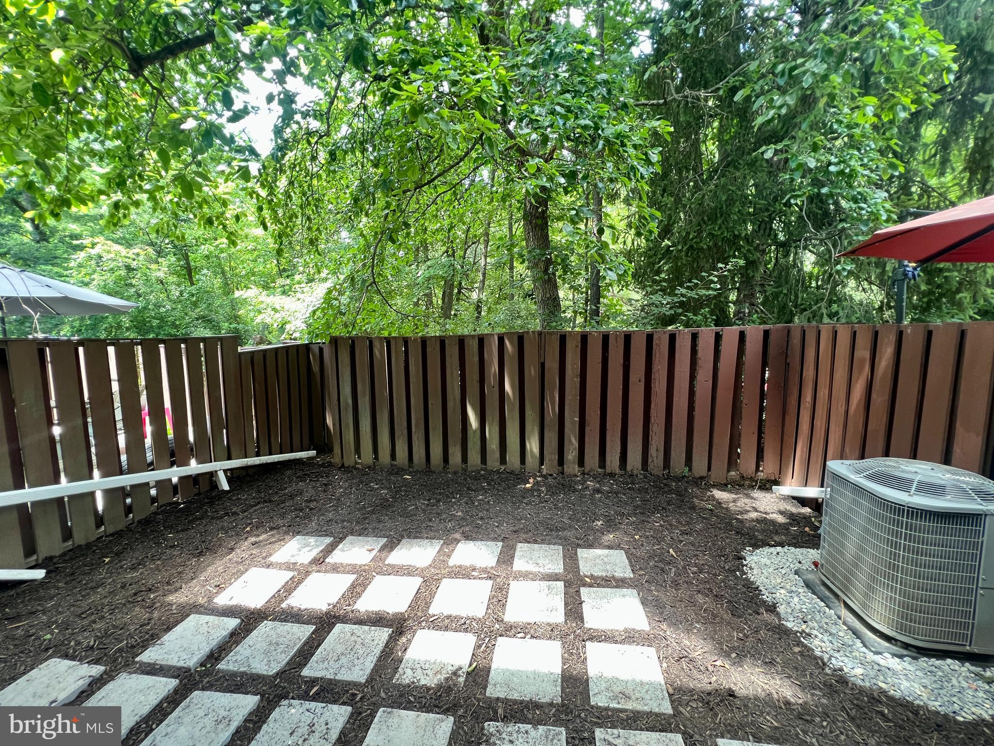 2246 Southgate Square Reston, VA 20191 - Photo 20 of 25 Exterior Back