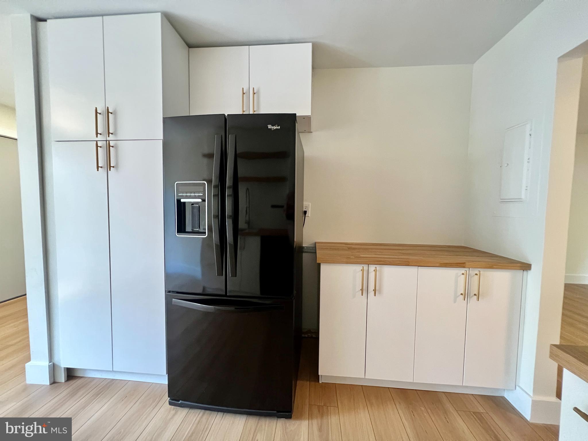 2246 Southgate Square Reston, VA 20191 - Photo 8 of 25 Kitchen