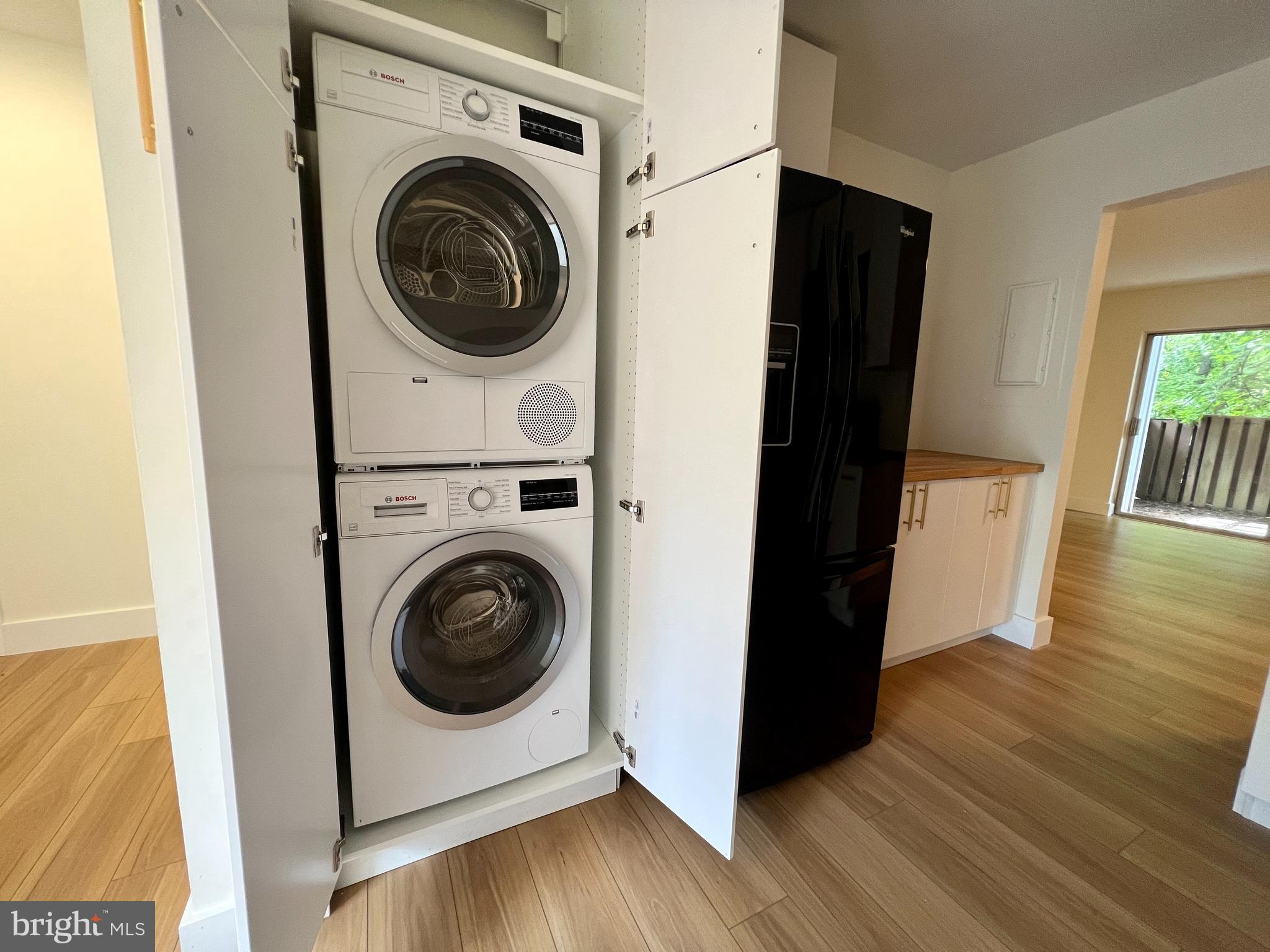 2246 Southgate Square Reston, VA 20191 - Photo 10 of 25 Washer & Dryer