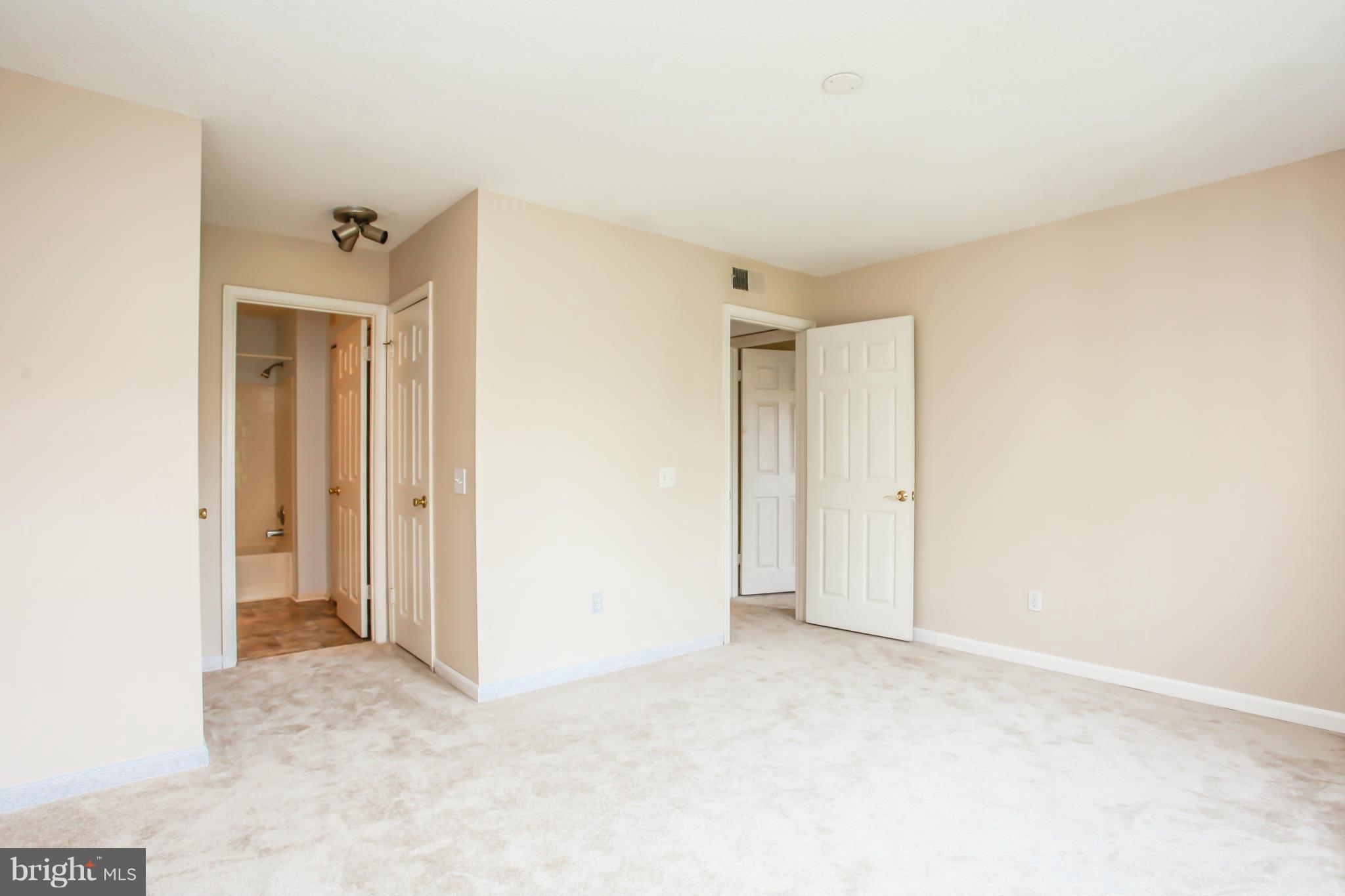 116 Fort Evans Road Southeast, Unit E Leesburg, VA 20175 - Photo 8 of 14 Bedroom (Master)
