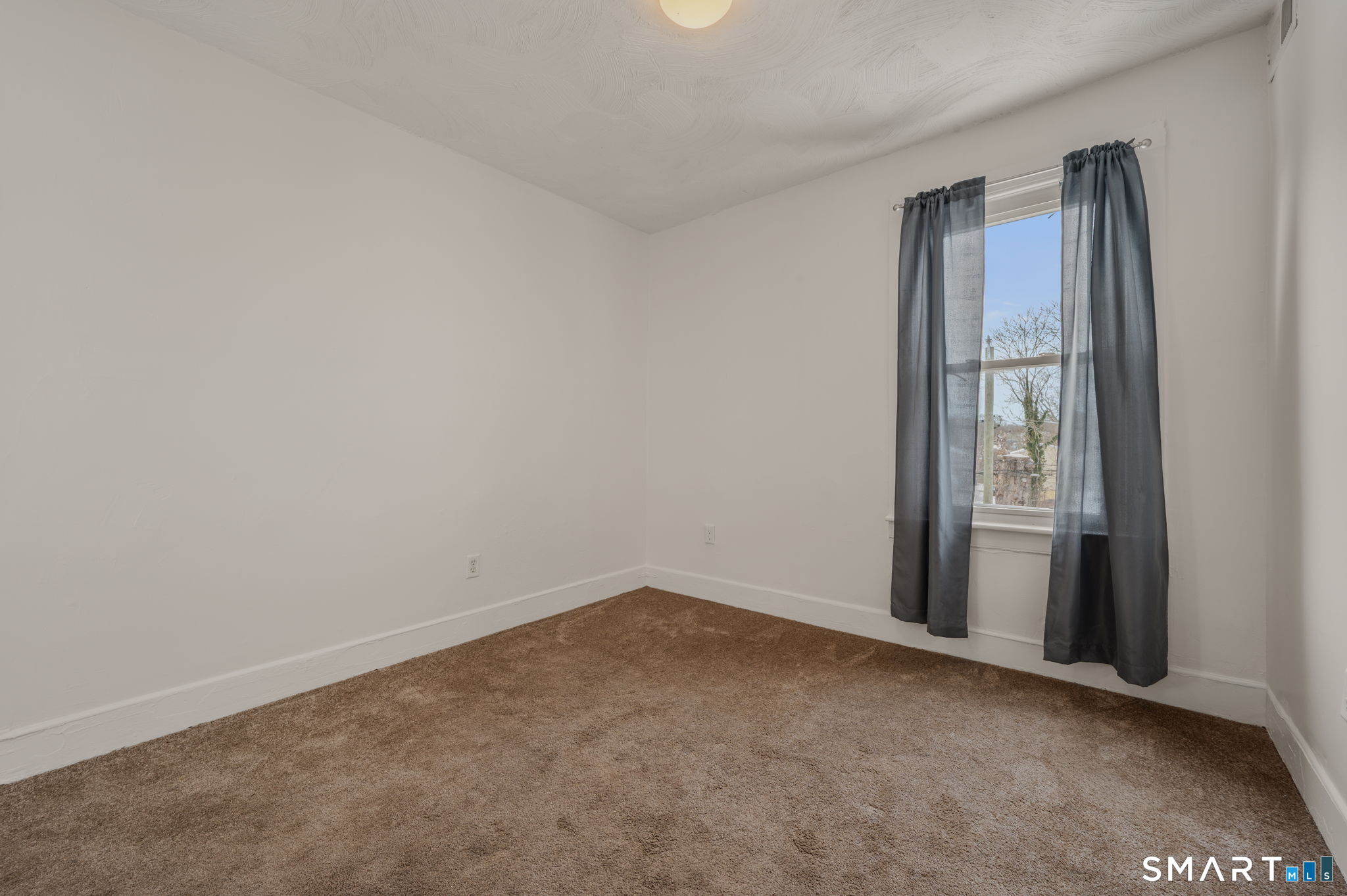 22 Chappell Street New London, CT 06320 - Photo 20 of 36