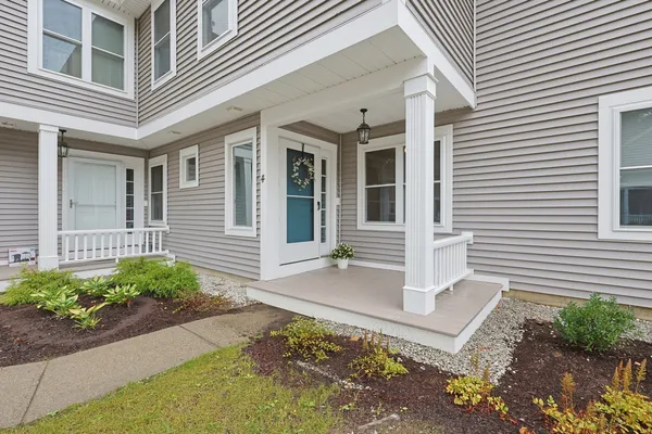 $485,000 | 4 Oak Court, Unit 4, Rockland, MA 02370