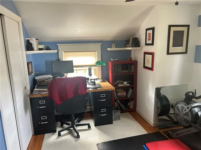 $10,000 | 7 Boulevard East, Middletown, RI 02842