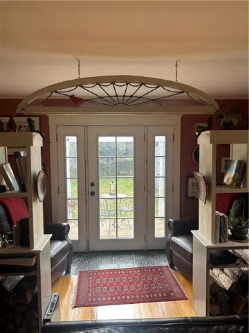 $10,000 | 7 Boulevard East, Middletown, RI 02842