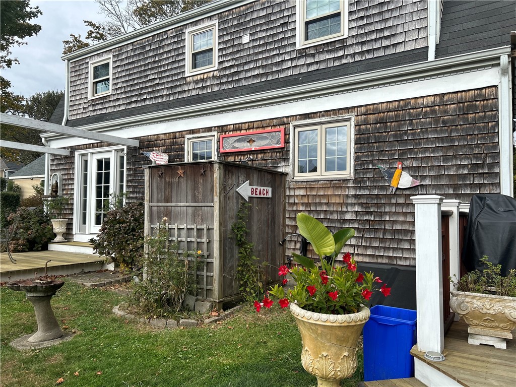 7 Boulevard East Middletown, RI 02842 - Photo 27 of 39