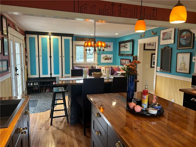 $10,000 | 7 Boulevard East, Middletown, RI 02842