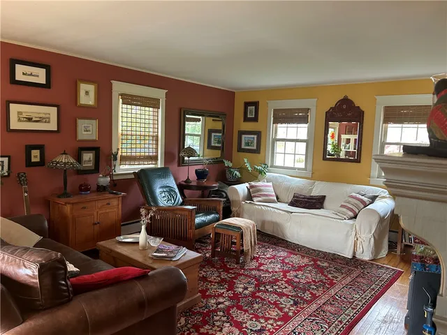 $10,000 | 7 Boulevard East, Middletown, RI 02842