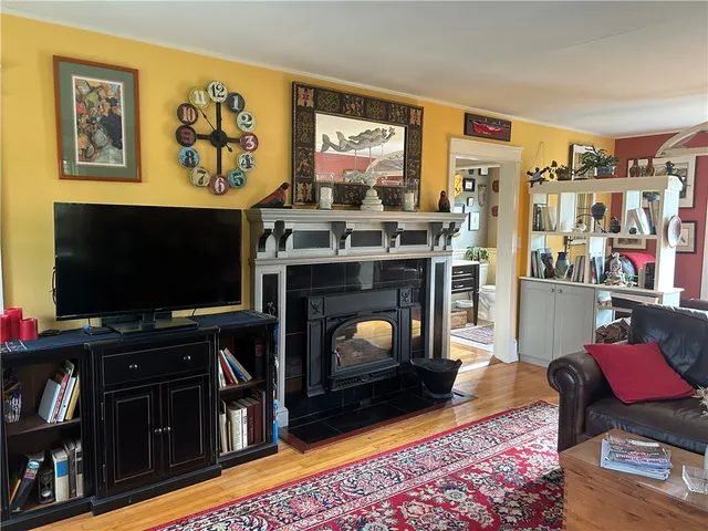 $10,000 | 7 Boulevard East, Middletown, RI 02842