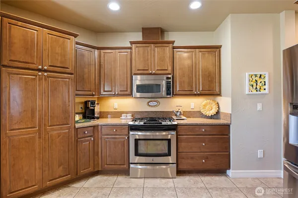 $715,000 | 1859 F 5th Road Northeast, Moses Lake, WA 98837