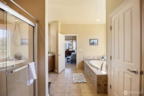 $715,000 | 1859 F 5th Road Northeast, Moses Lake, WA 98837