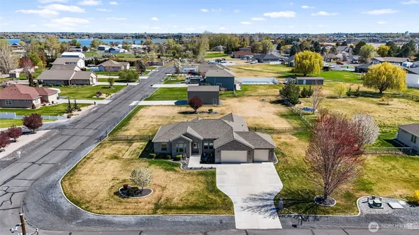$715,000 | 1859 F 5th Road Northeast, Moses Lake, WA 98837