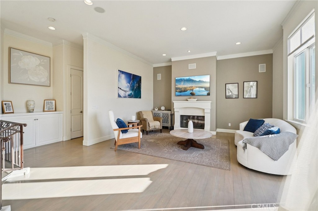 654 5th Street Hermosa Beach, CA 90254 - Photo 7 of 43