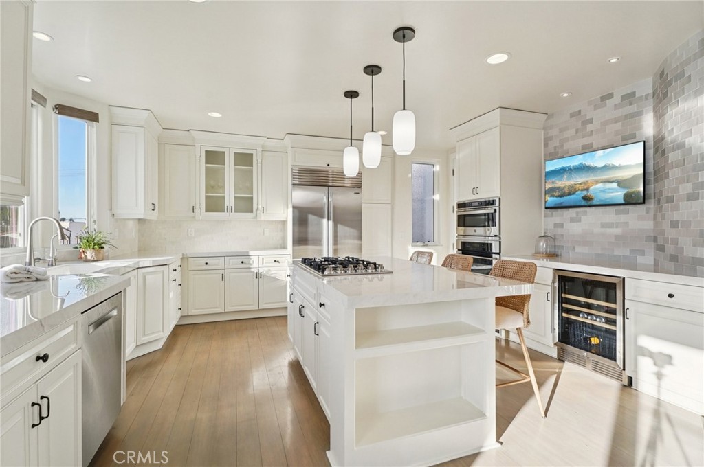 654 5th Street Hermosa Beach, CA 90254 - Photo 10 of 43