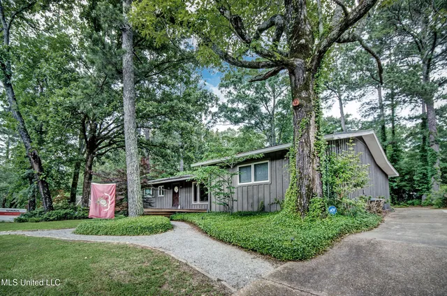 $2,800 | 4441 Hickory Ridge Road, Jackson, MS 39211