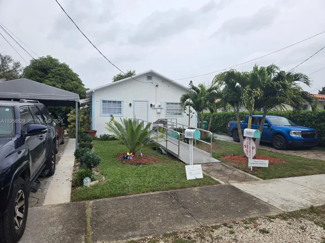 $3,500 | 3083 Southwest 17th Street, Miami, FL 33145