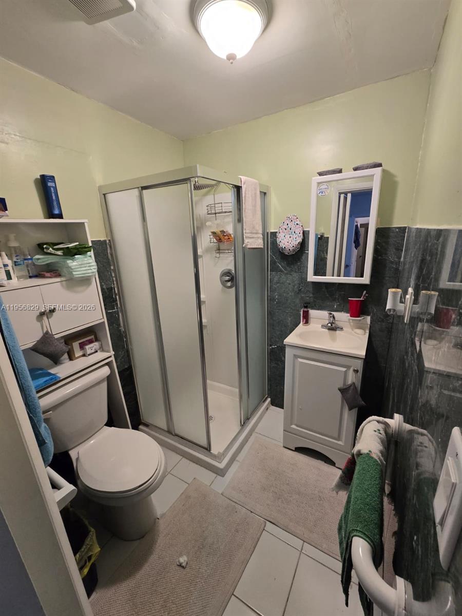 3083 Southwest 17th Street Miami, FL 33145 - Photo 11 of 19