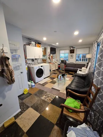 $3,500 | 3083 Southwest 17th Street, Miami, FL 33145