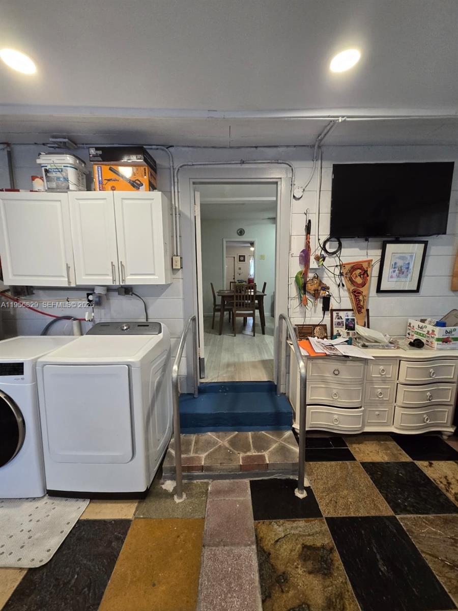 3083 Southwest 17th Street Miami, FL 33145 - Photo 15 of 19