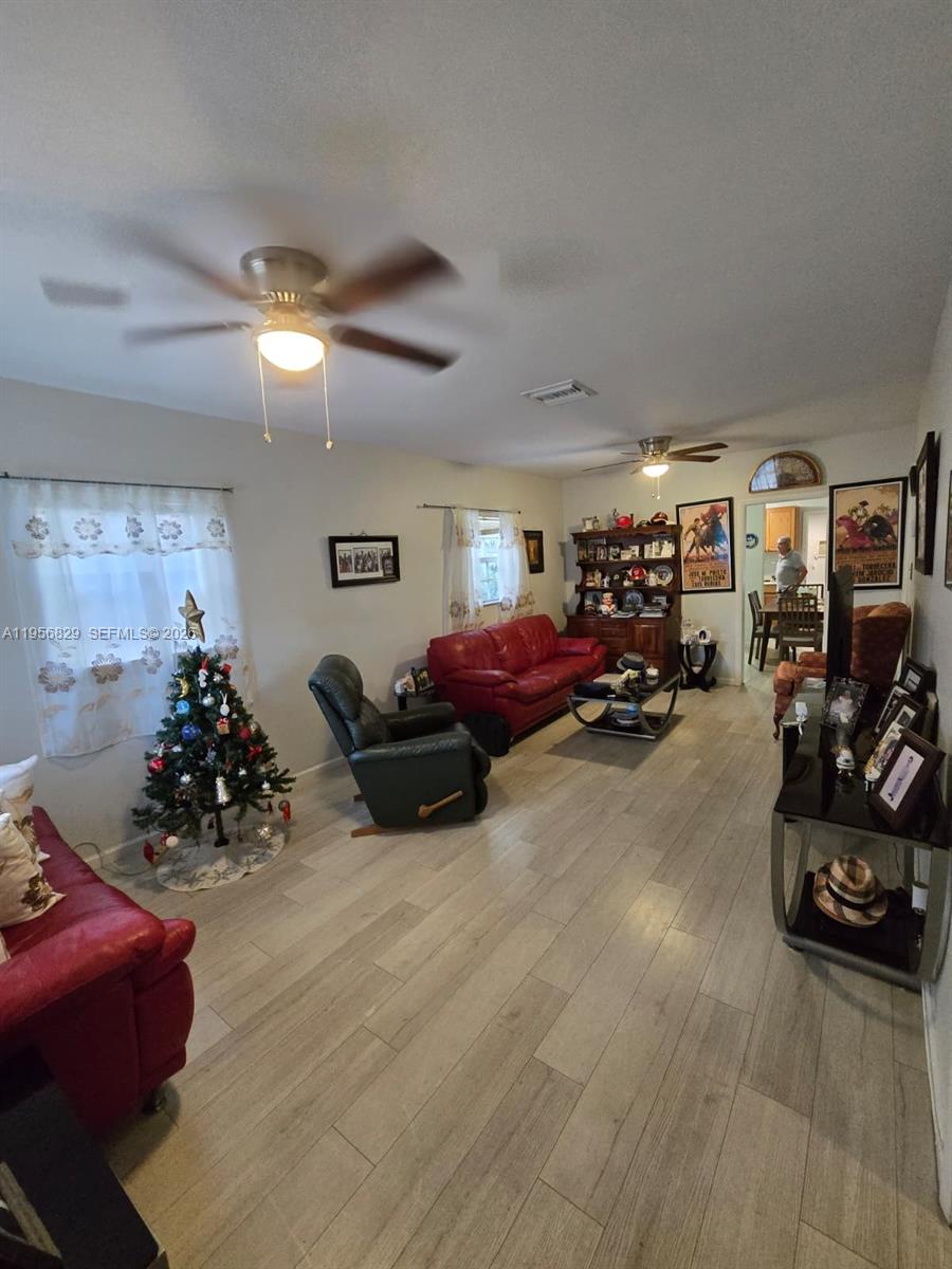 3083 Southwest 17th Street Miami, FL 33145 - Photo 3 of 19