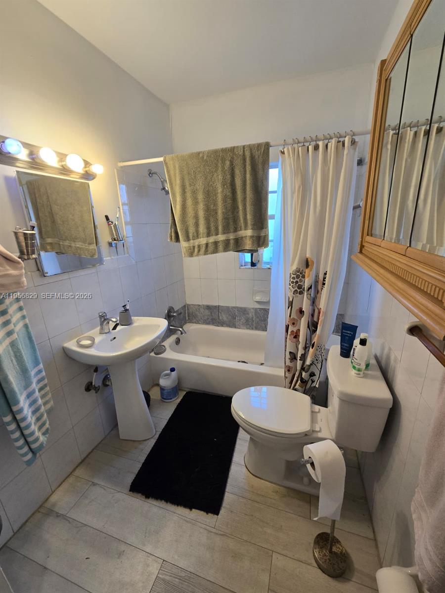 3083 Southwest 17th Street Miami, FL 33145 - Photo 8 of 19