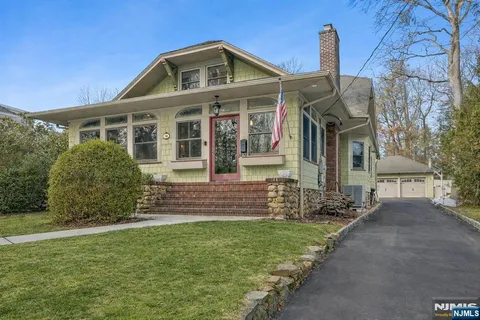 $1,289,000 | 56 Park Avenue, Glen Rock, NJ 07452