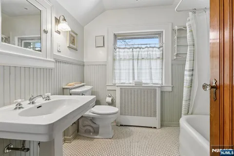 $1,289,000 | 56 Park Avenue, Glen Rock, NJ 07452