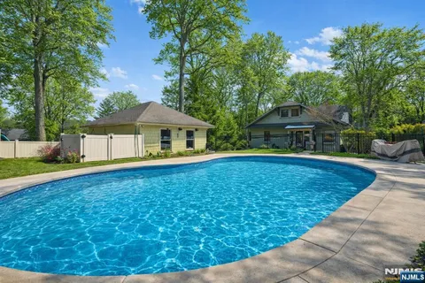 $1,289,000 | 56 Park Avenue, Glen Rock, NJ 07452