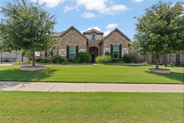 $469,900 | 1944 Silver Falls Drive, Burleson, TX 76028