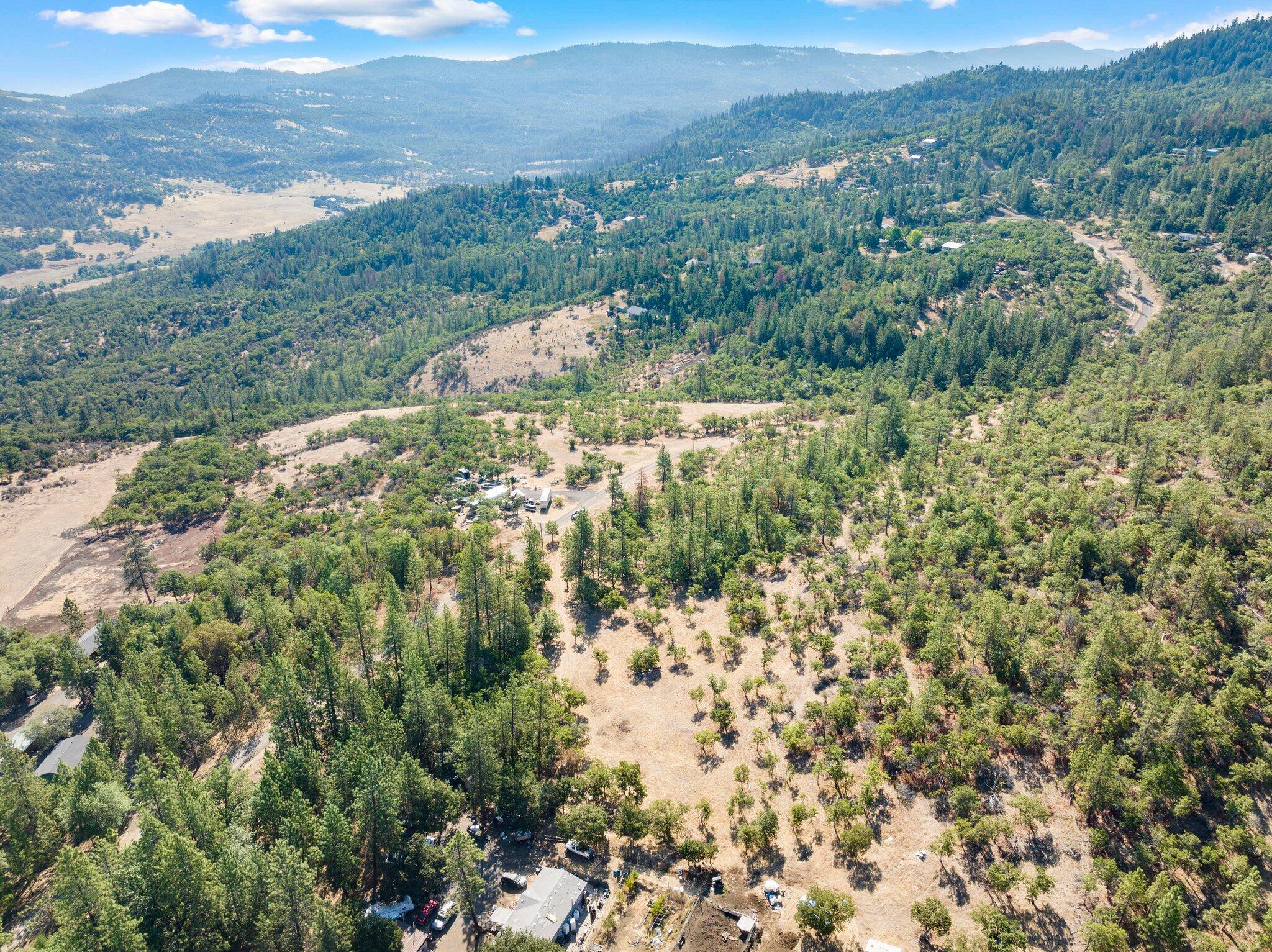 2301 Wren Ridge Drive Eagle Point, OR 97524 - Photo 11 of 12 1