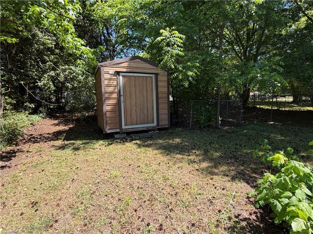 2234 Jones Road Greensboro, NC 27406 - Photo 13 of 15