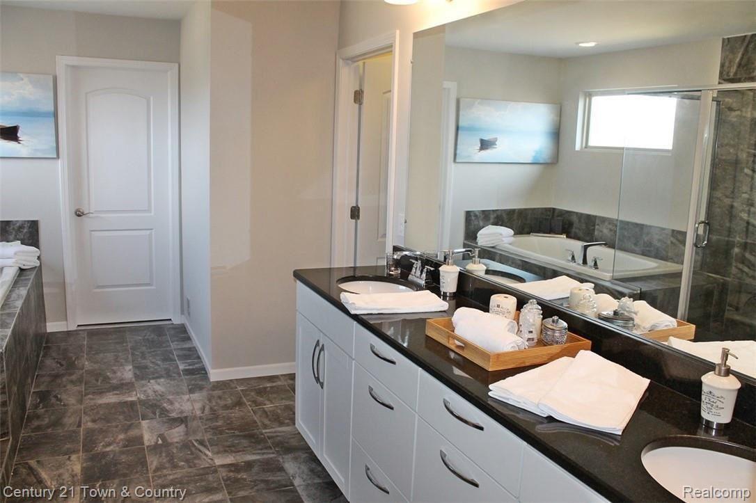 50394 Scarborough Road Canton, MI 48188 - Photo 31 of 66 IMG_9175.JPG