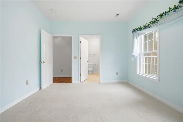 a view of livingroom with furniture