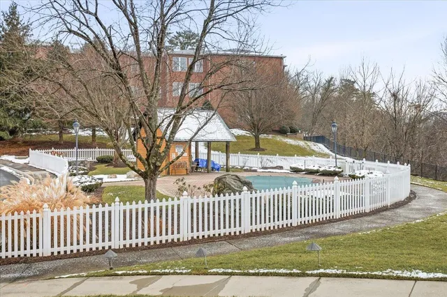 $305,000 | 3025 McVitty Forest Drive, Unit 101, Roanoke, VA 24018