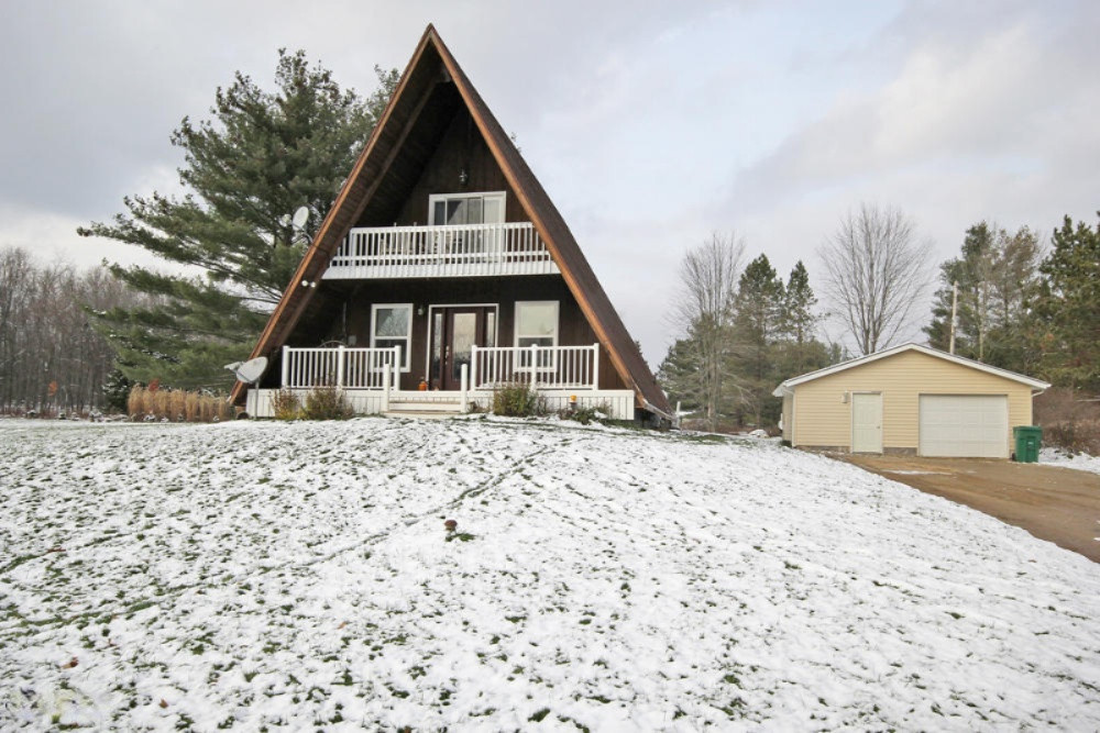 4988 Cordes Road Delton, MI 49046 - Photo 3 of 20 4988_Cordes-2