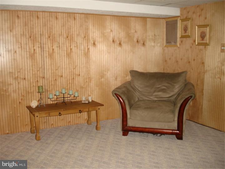 160 Greendale Road Philadelphia, PA 19154 - Photo 18 of 23 Family Room