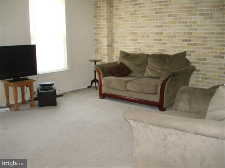 160 Greendale Road Philadelphia, PA 19154 - Photo 4 of 23