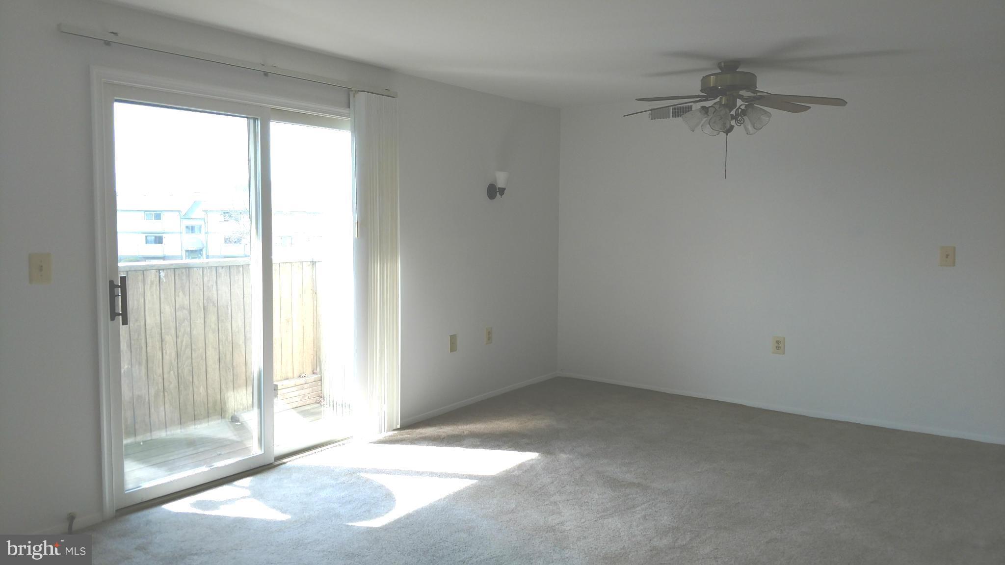 19625 Gunners Branch Road, Unit 931 Germantown, MD 20876 - Photo 4 of 6 Living Room