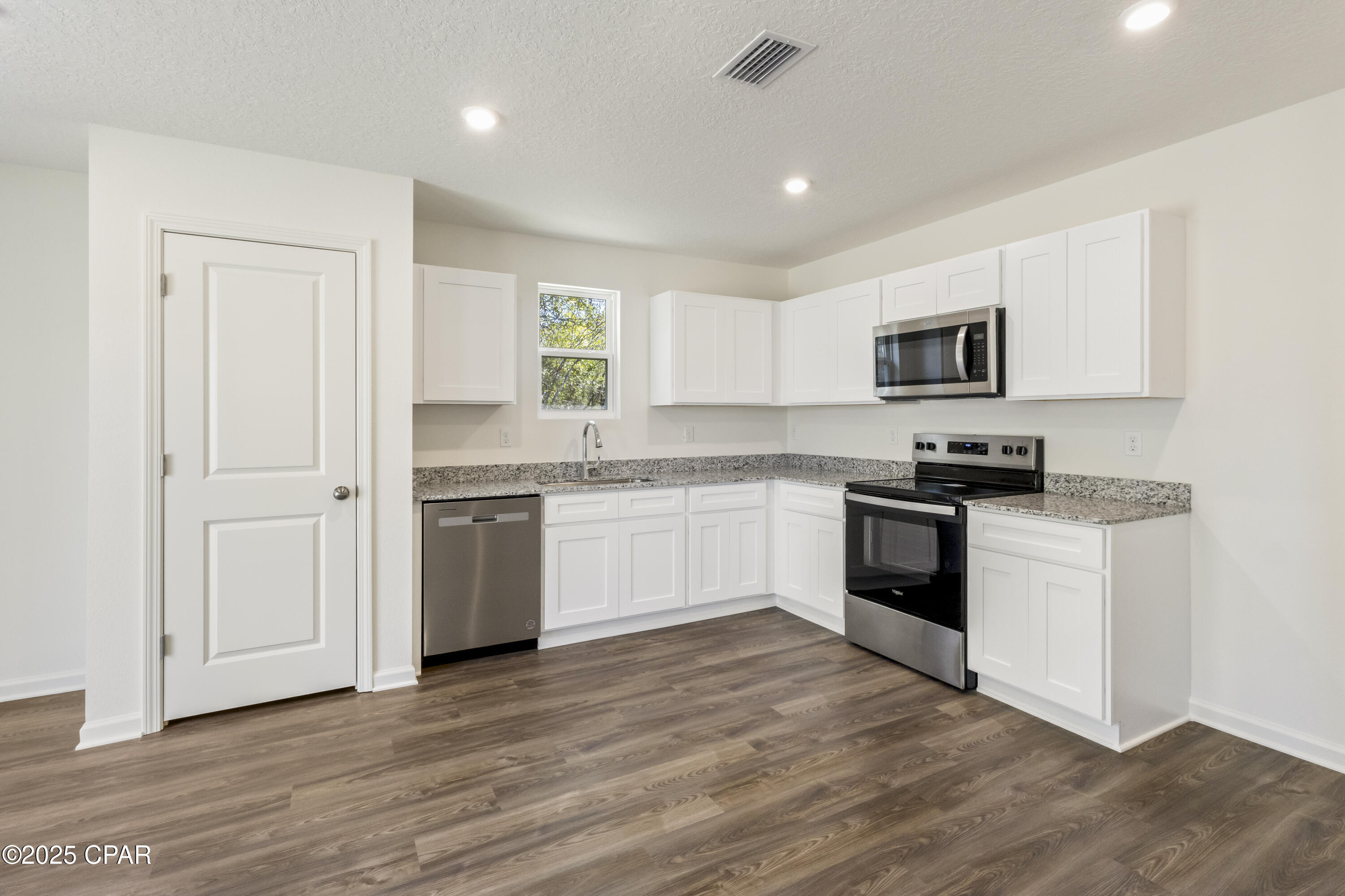1701 Randolph Drive Chipley, FL 32428 - Photo 3 of 26