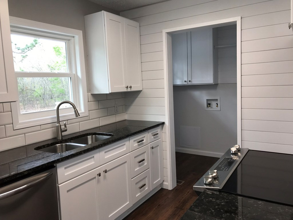 305 Beck Road Williston, SC 29853 - Photo 19 of 31