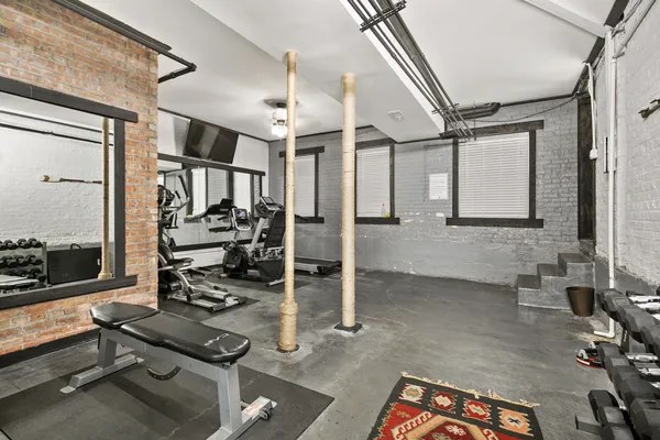 $2,123 | 1112 West Glenlake Avenue, Unit 1, Chicago, IL 60660