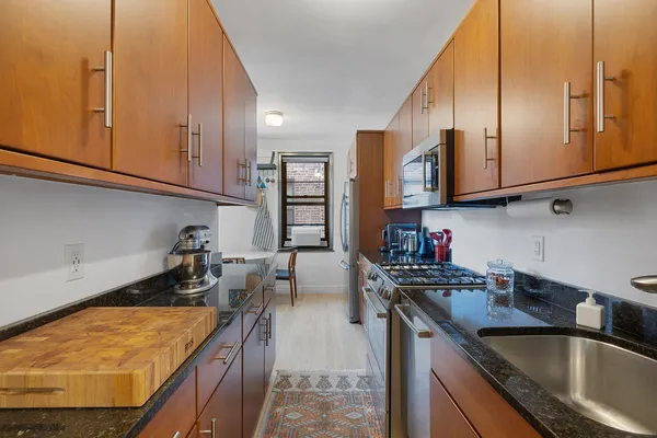 $675,000 | 860 Grand Concourse, Unit 7N | Concourse Village
