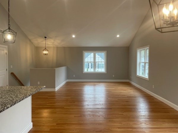 20 Svenson Avenue Worcester, MA 01607 - Photo 4 of 26 Gallery Image 4