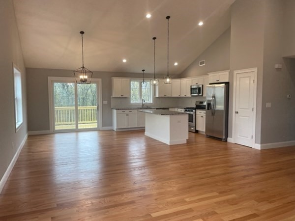 20 Svenson Avenue Worcester, MA 01607 - Photo 6 of 26 Gallery Image 6