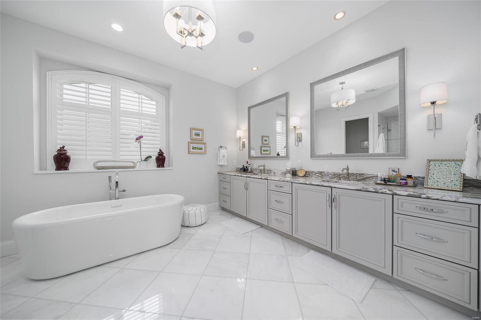 11428 Clayton Road Frontenac, MO 63131 - Photo 39 of 67