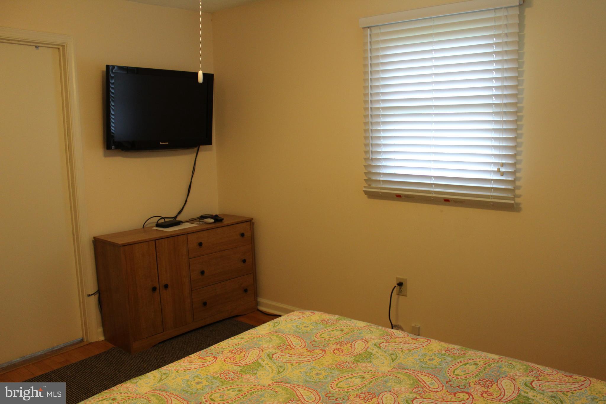 264 North Hayfield Road Winchester, VA 22603 - Photo 29 of 62 Master bedroom
