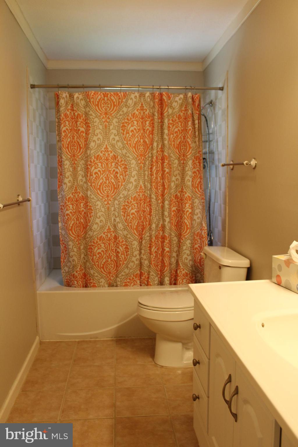 264 North Hayfield Road Winchester, VA 22603 - Photo 38 of 62 Hall Bath, roomy, tiled and updated