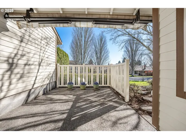 $579,000 | 10350 Southwest Greenleaf Terrace, Portland, OR 97224